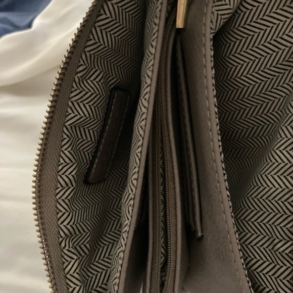 Jen & Co Wristlet - Picture 5 of 7